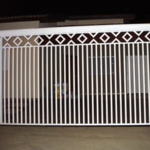 Imagem de Portão Basculante - Modelo 4