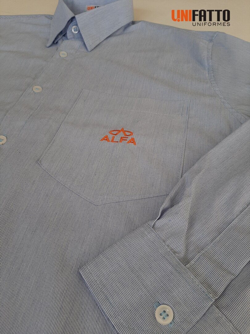 Imagem de Camisa Social Masculina manga longa em Tricoline listrado com elastano, logomarca em Bordado - ALFA Imobiliária