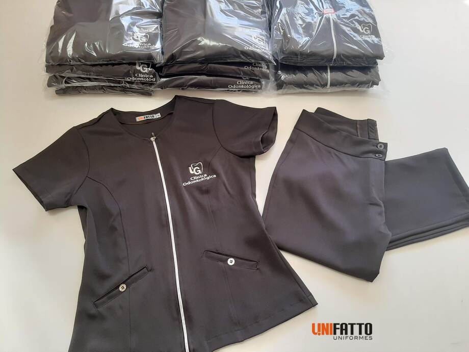 Imagem de Conjunto - Blusa Social manga curta e Calça Social Feminina em tecido twoway com logomarca em Bordado - LG Clínica Odontoligica