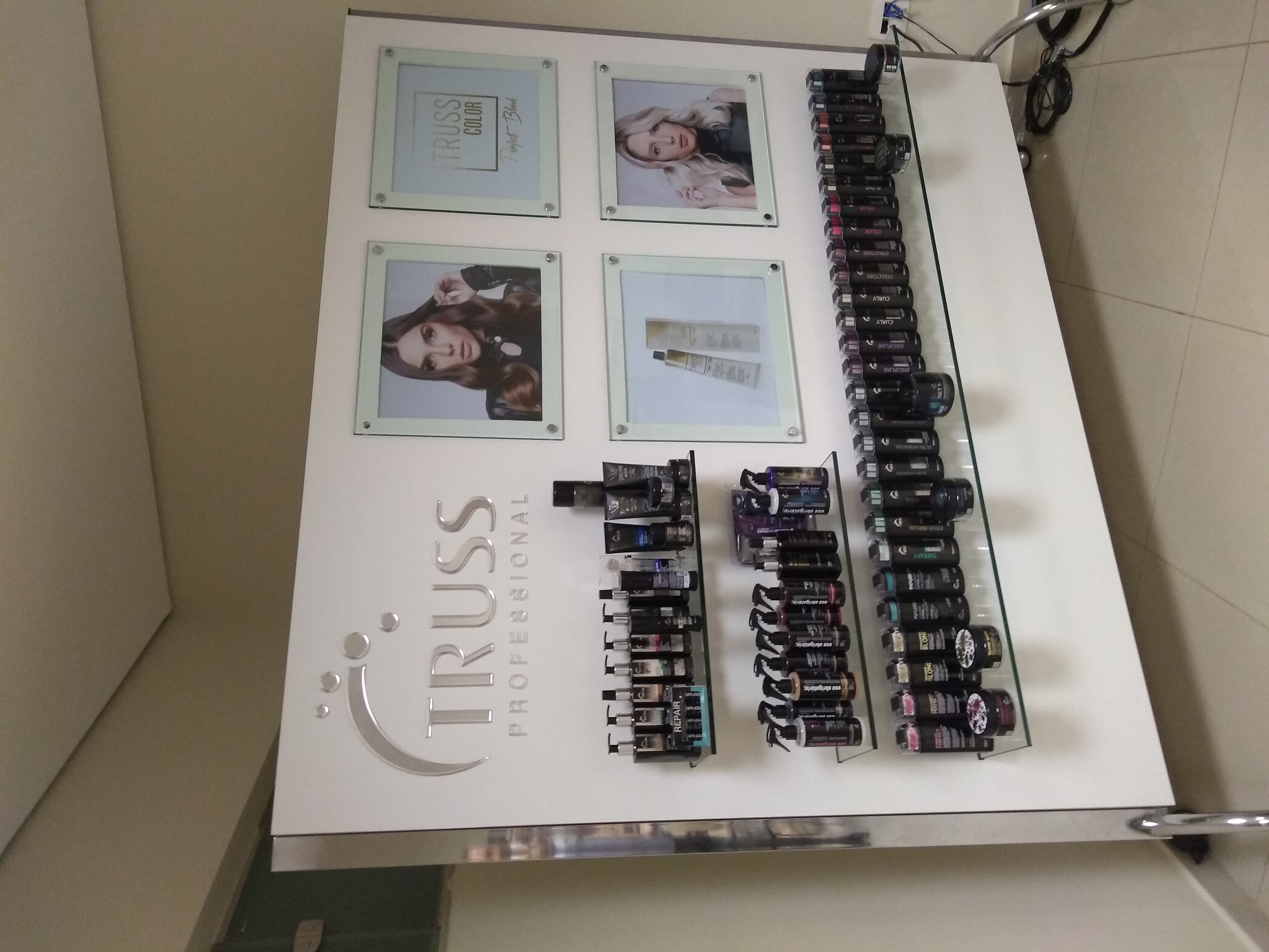 Imagem de Expositor de cosméticos 02