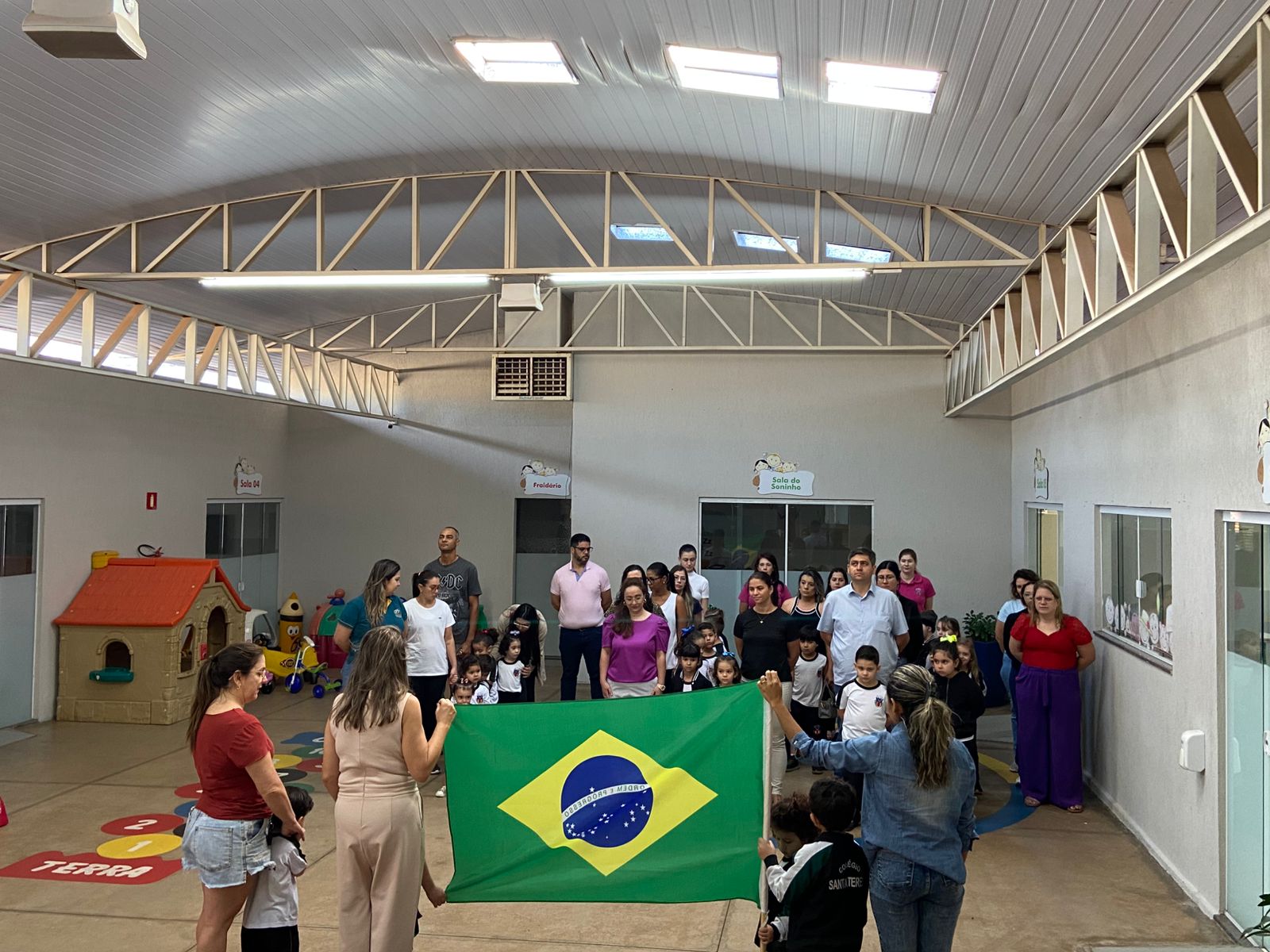 Imagem de Momento Cívico com as Famílias 2025