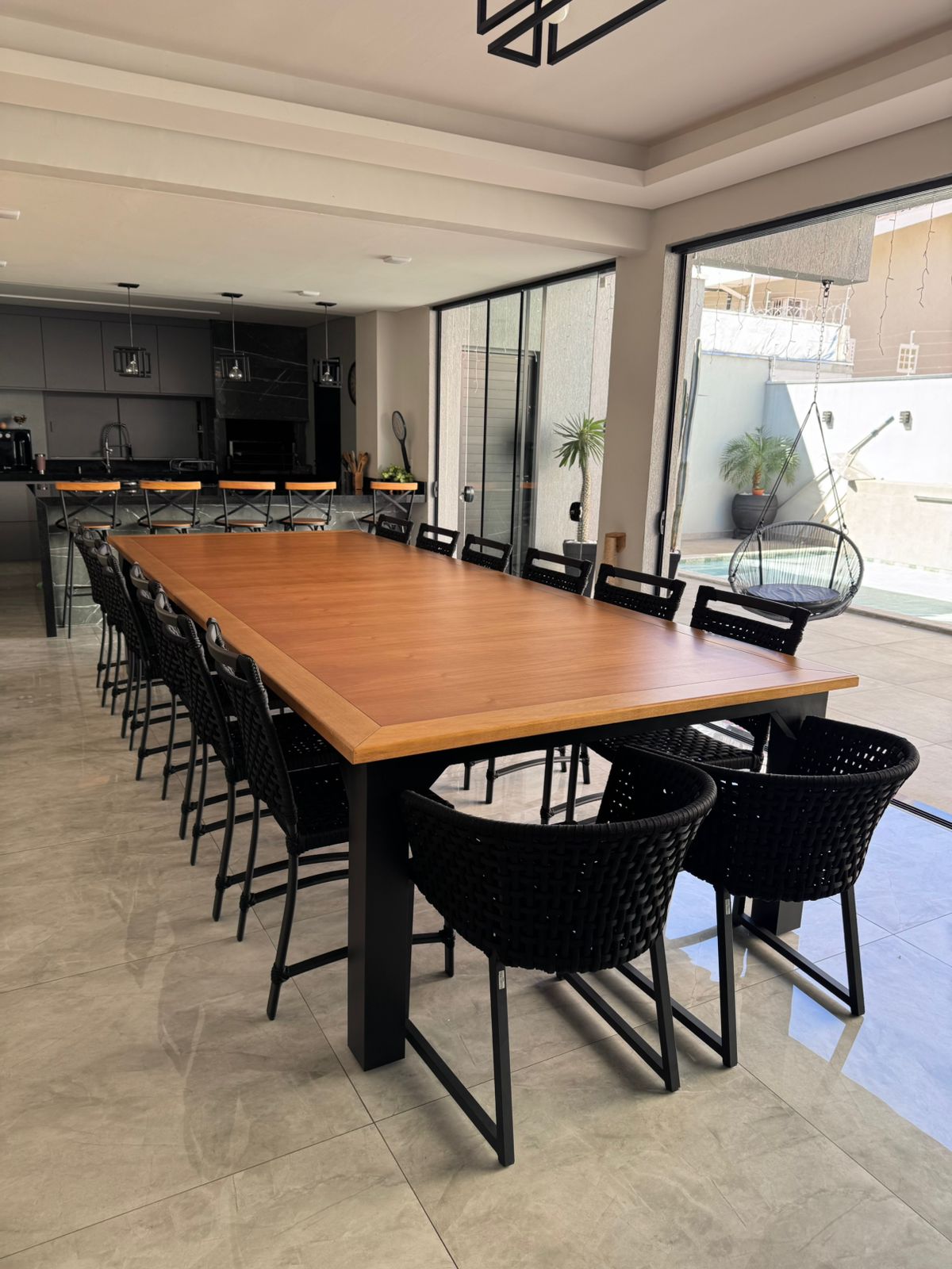 Imagem de Mesa 380x150cm com Cadeira Orlando 