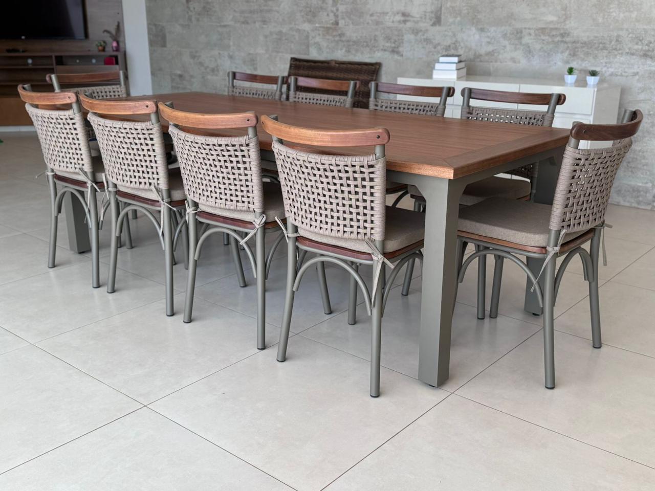 Imagem de Mesa Industrial 270x100cm com Cadeira Milano