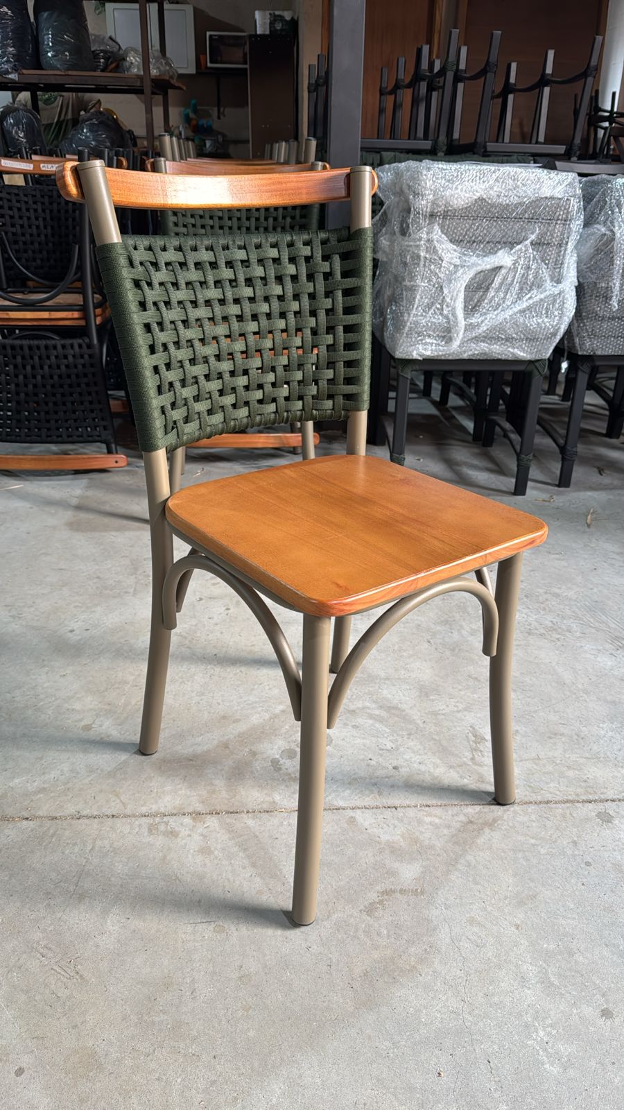 Imagem de Cadeira Milano Verde com Fendi